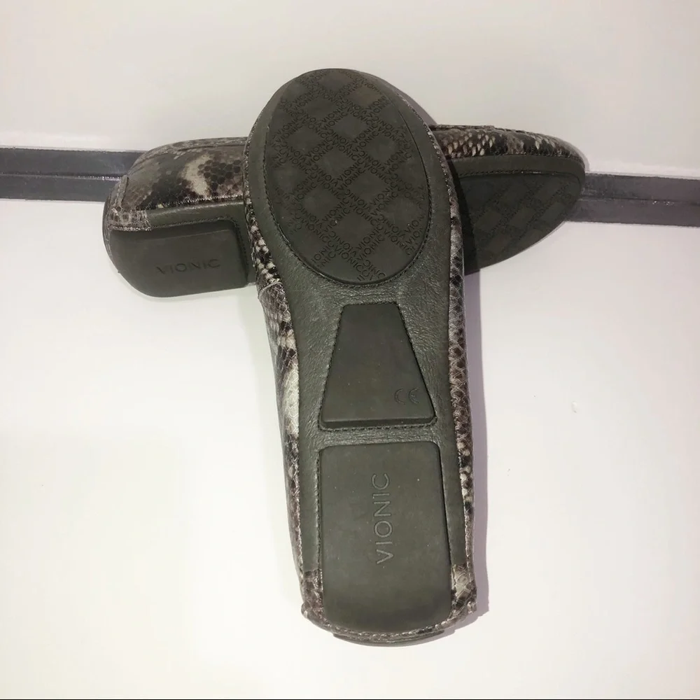 Vionic Sydney snake driving loafers